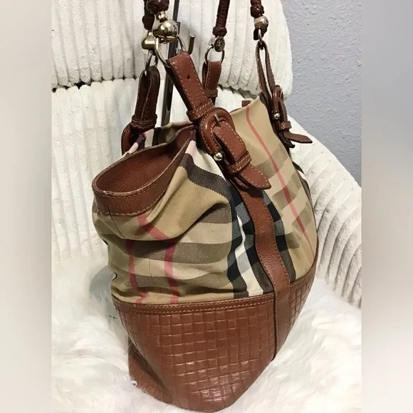 Burberry Bags - Picture 3 of 16